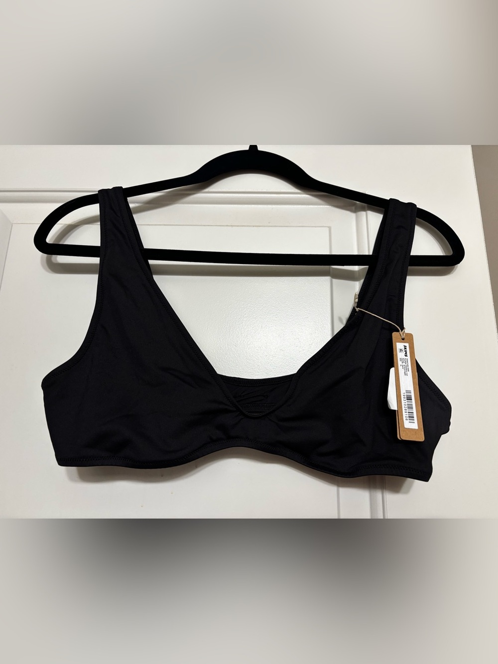 SKIMS Black Scoop Neck Underwire Bra Top